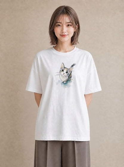 グラフィックTシャツ レディース サビ猫 猫 ねこ イラスト 上品 海 カフェ巡り 白T YMAZO