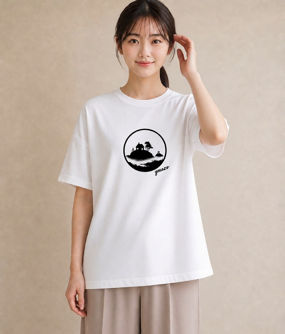 デザインTシャツ レディース 湖畔の小屋 湖 小屋 ナチュラル アンティーク イラスト モード 散歩 お出かけ 白T YMAZO