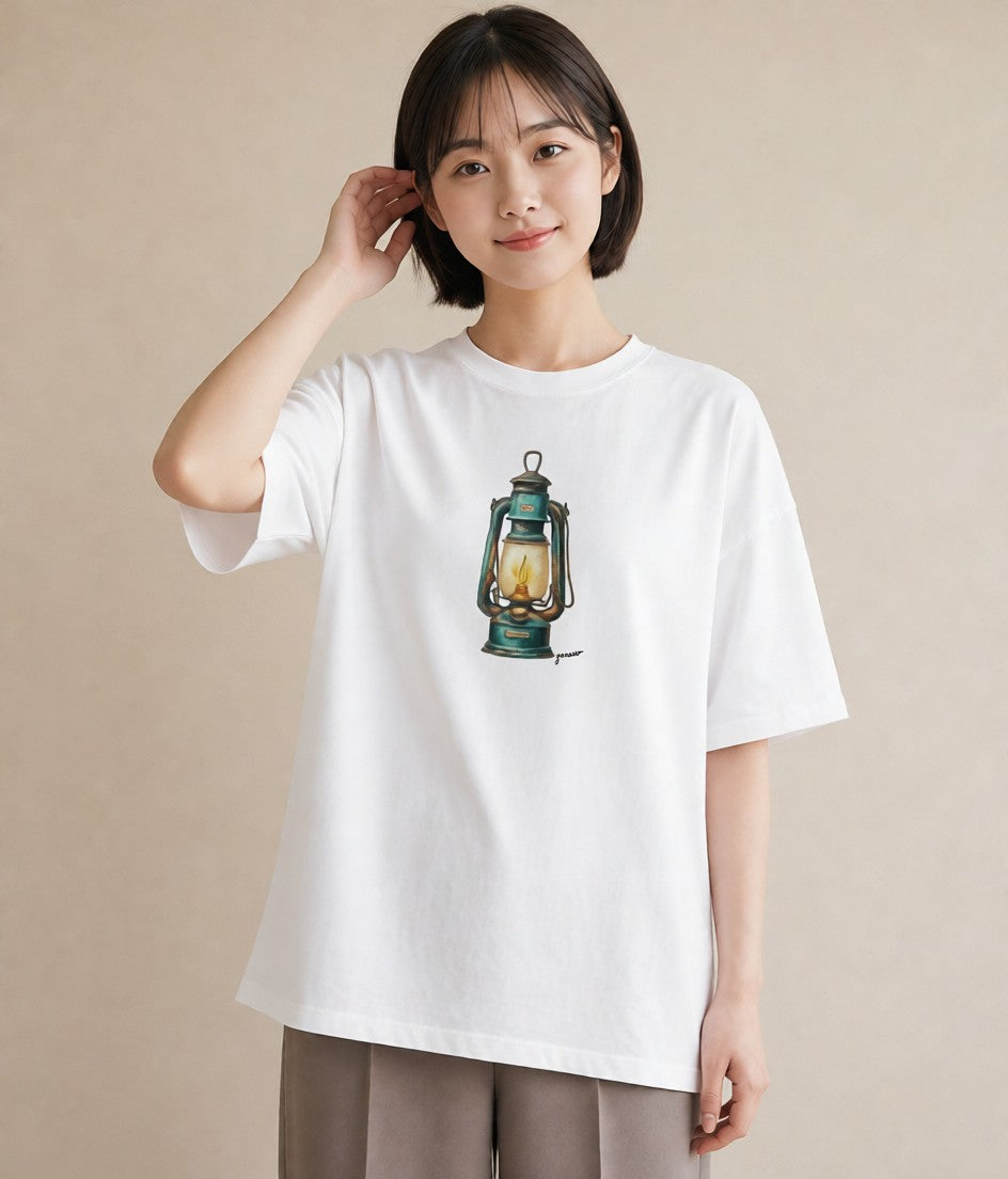 Tシャツ レディース 街灯 夜霧 夜 ナチュラル アンティーク イラスト ポップ 友達ギフト 部屋着 白T YMAZO