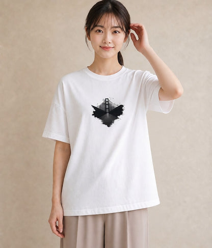 半袖Tシャツ レディース 小川 橋 せせらぎ ナチュラル アンティーク イラスト 旅行コーデ 誕生日プレゼント 綿100 白T YMAZO