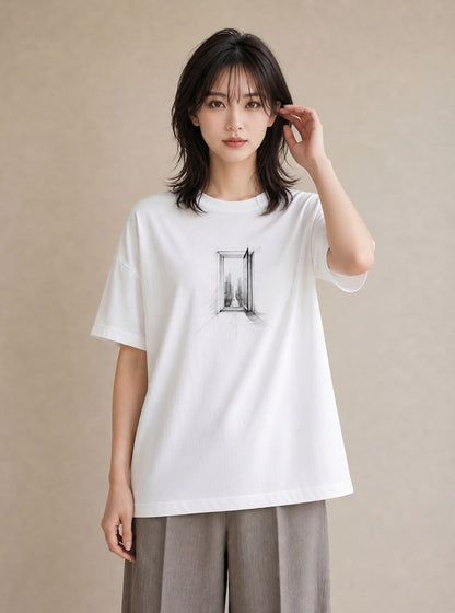 Tシャツ レディース 窓辺の椅子 窓辺 椅子 ナチュラル アンティーク イラスト お洒落 ギフト 母の日 白T YMAZO