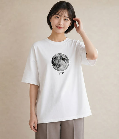 Tシャツ レディース 三日月 星空 宇宙 イラスト お洒落 20代 カジュアルコーデ 白T YMAZO