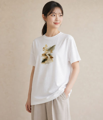 グラフィックTシャツ レディース 雨上がりの小道 雨上がり 小道 ナチュラル アンティーク イラスト 手描き風 旅行用 海 白T YMAZO