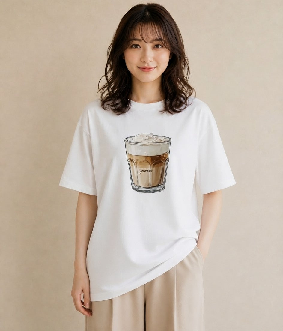 グラフィックTシャツ レディース カフェラテ 食べ物 フード イラスト カフェコーデ 海 カフェ巡り 白T YMAZO