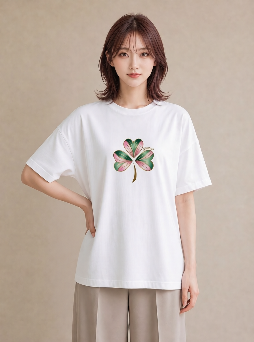 グラフィックTシャツ レディース クローバー 四つ葉 花 花柄 イラスト ミニマル 帰省 ラフ 白T YMAZO
