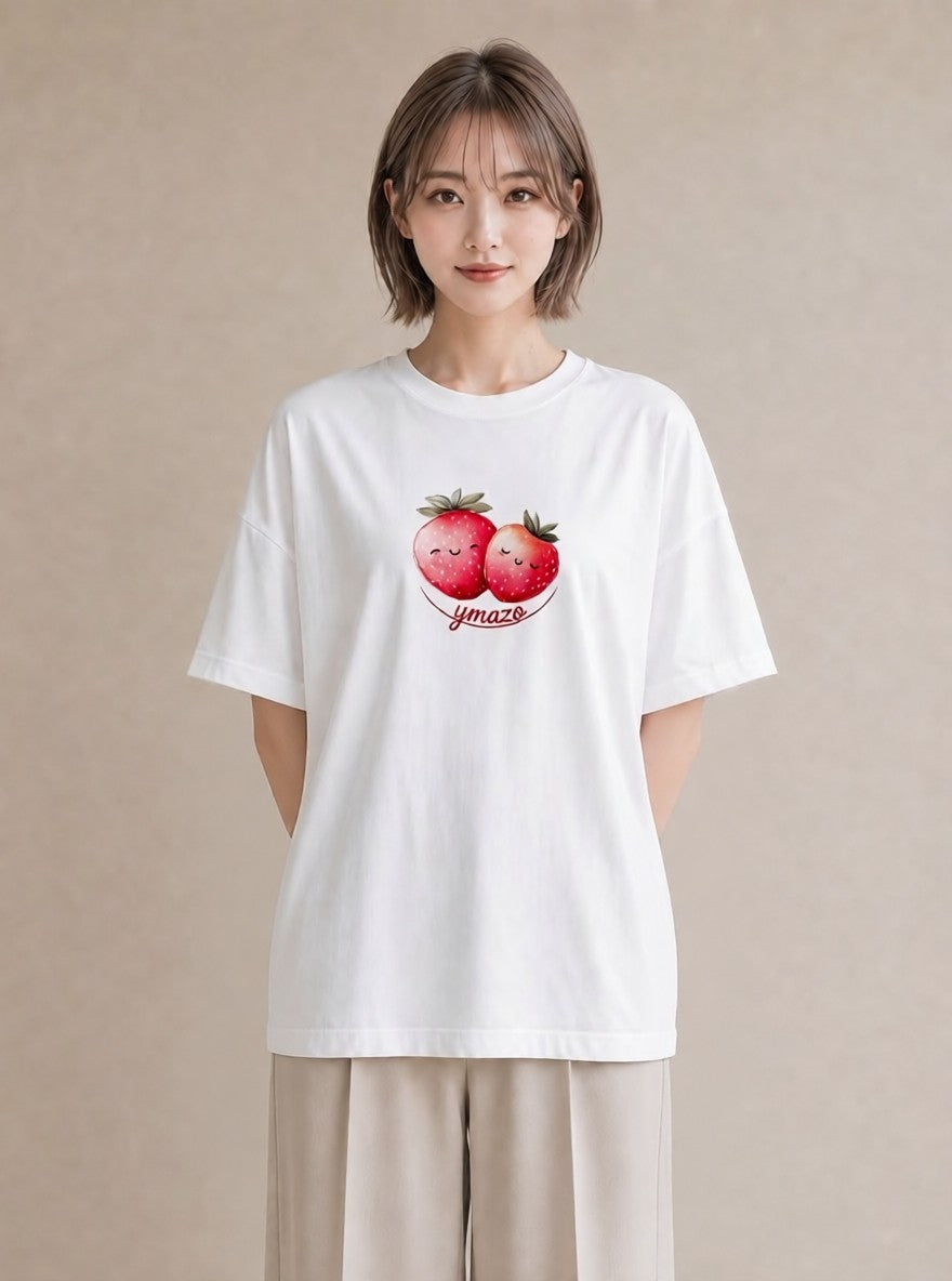 グラフィックTシャツ レディース いちご 苺 ストロベリー 食べ物 フード イラスト 抜け感 休日 ペアコーデ 白T YMAZO