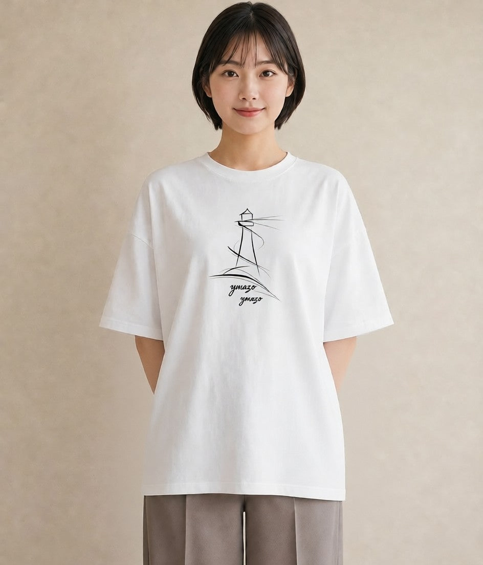 デザインTシャツ レディース 灯台 霧 海 ナチュラル アンティーク イラスト アート風 女性向けギフト 散歩 白T YMAZO