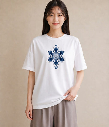 デザインTシャツ レディース 雪の結晶 星空 宇宙 イラスト フェミニン 通勤 在宅 白T YMAZO