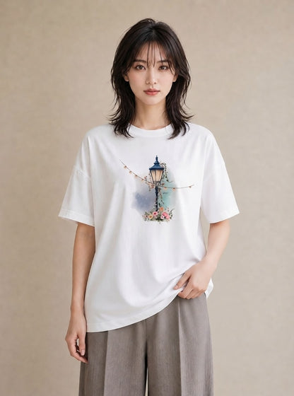 デザインTシャツ レディース 街灯 夜霧 夜 ナチュラル アンティーク イラスト ガーリー カフェ巡り 女子会 白T YMAZO