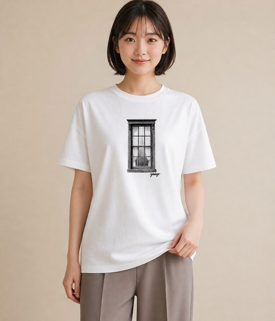 デザインTシャツ レディース 窓辺の椅子 窓辺 椅子 ナチュラル アンティーク イラスト モード 女子会 お揃い 白T YMAZO