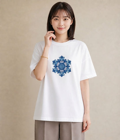 プリントTシャツ レディース 雪の結晶 星空 宇宙 イラスト きれいめ ラフ レイヤード 白T YMAZO