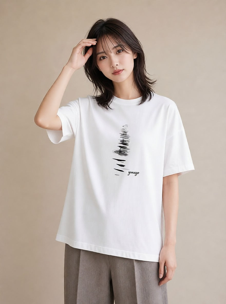 半袖Tシャツ レディース 雨上がりの小道 雨上がり 小道 ナチュラル アンティーク イラスト ニュアンス カフェ巡り 女子会 白T YMAZO
