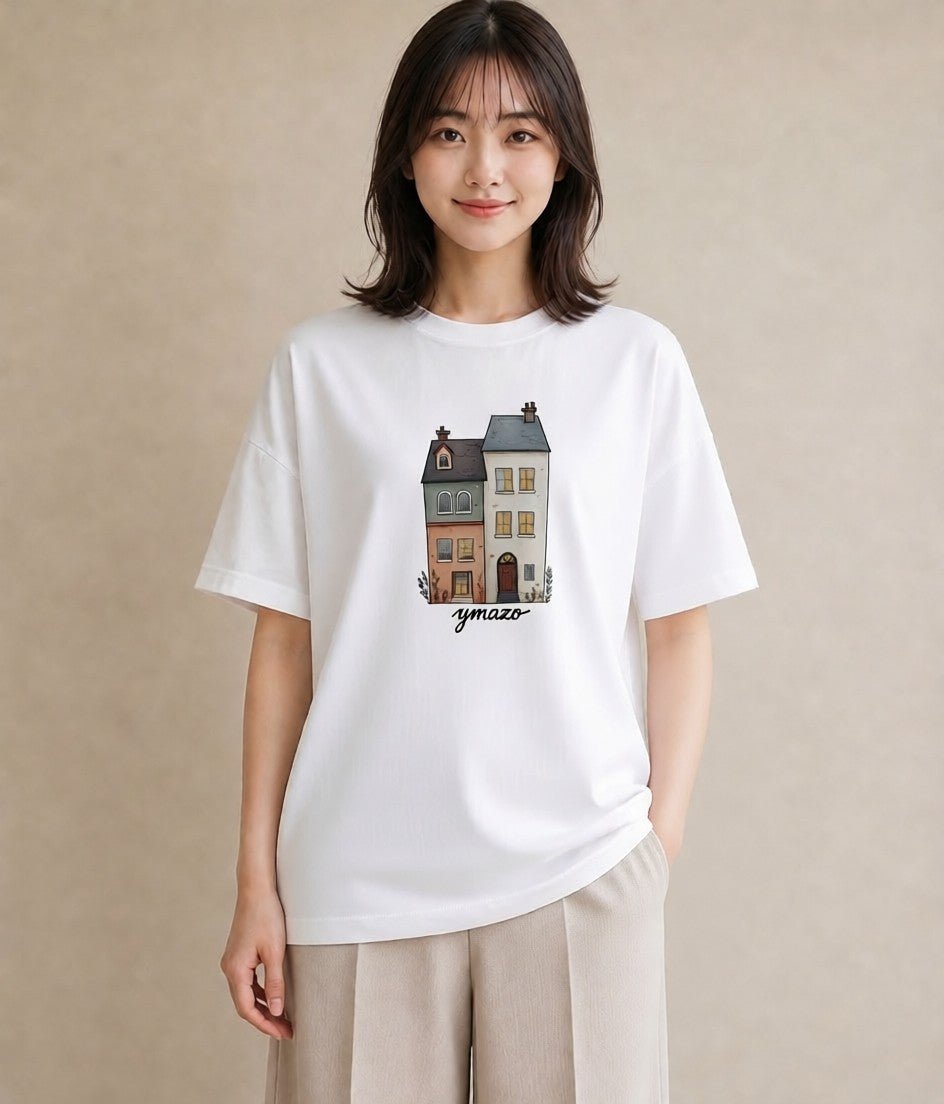 デザインTシャツ レディース 灯りの家 小屋 夜 ナチュラル アンティーク イラスト フェミニン 休日 ペアコーデ 白T YMAZO