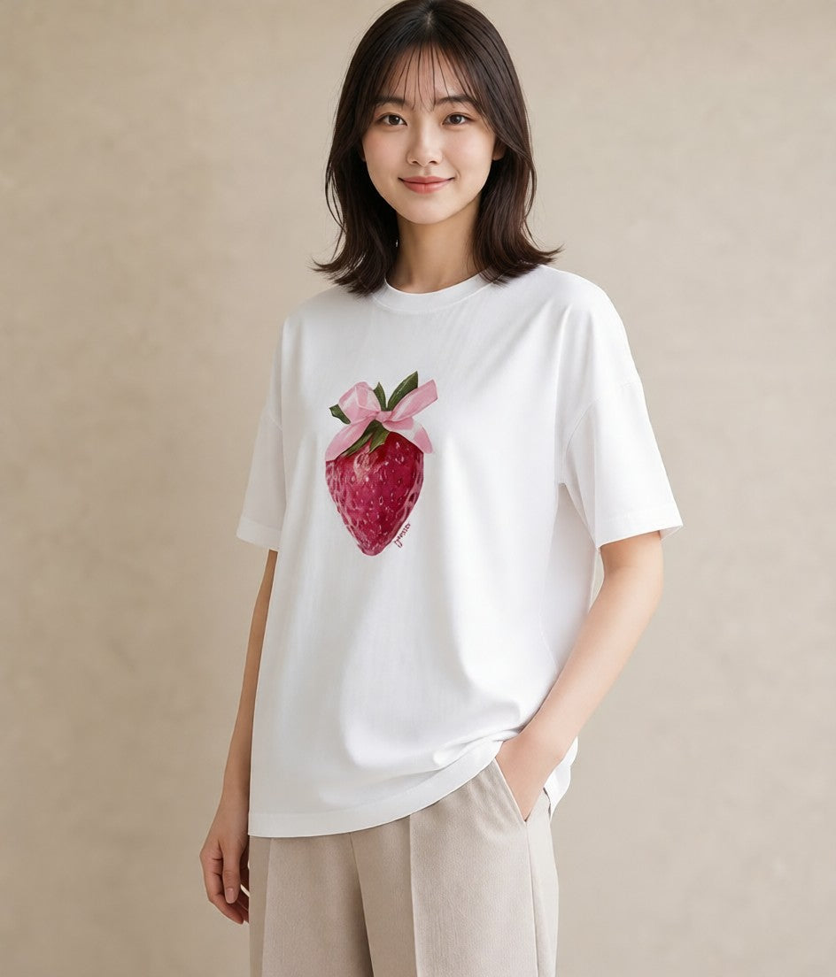 グラフィックTシャツ レディース いちご 苺 ストロベリー 食べ物 フード イラスト ヴィンテージ風 在宅 公園 白T YMAZO