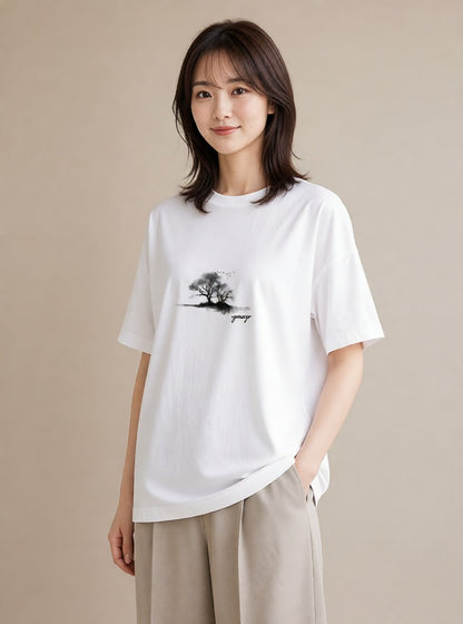 グラフィックTシャツ レディース 窓辺の雨 雨の日 窓 ナチュラル アンティーク イラスト 休日コーデ 女性向けギフト 散歩 白T YMAZO