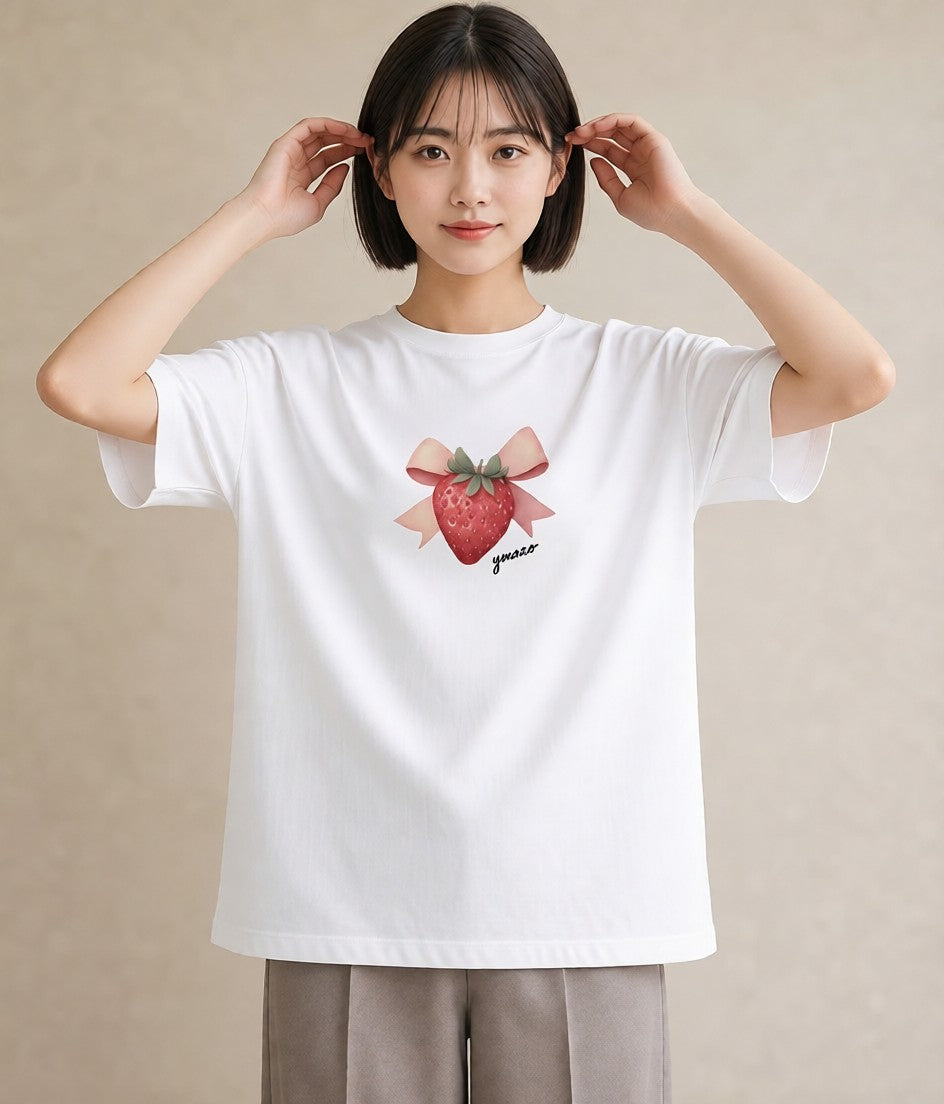 グラフィックTシャツ レディース いちご 苺 ストロベリー 食べ物 フード イラスト カジュアル クリスマス 旅行 白T YMAZO