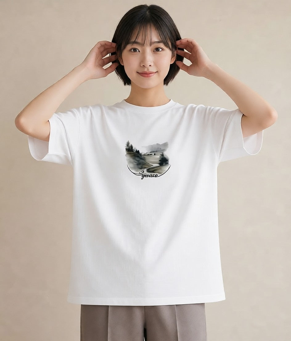グラフィックTシャツ レディース 雨上がりの小道 雨上がり 小道 ナチュラル アンティーク イラスト ユニーク 部屋着 女性向けギフト 白T YMAZO