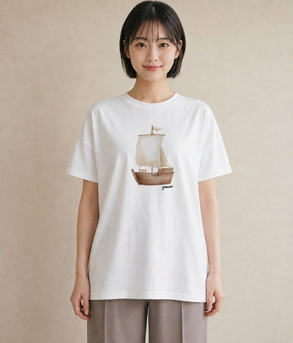 Tシャツ レディース 紙の船 水辺 ナチュラル アンティーク イラスト きれいめカジュアル 友達ギフト 部屋着 白T YMAZO