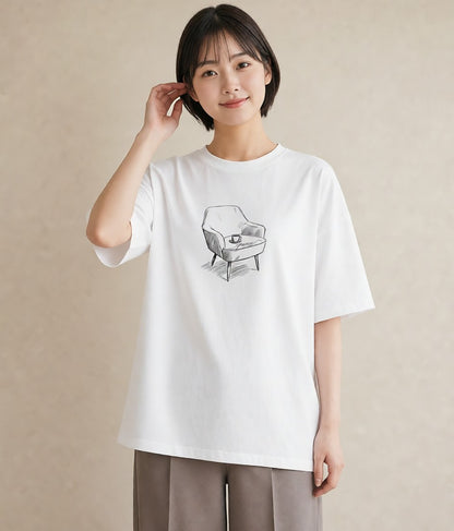 グラフィックTシャツ レディース 窓辺の椅子 窓辺 椅子 ナチュラル アンティーク イラスト ゆるコーデ お出かけ 普段着 白T YMAZO