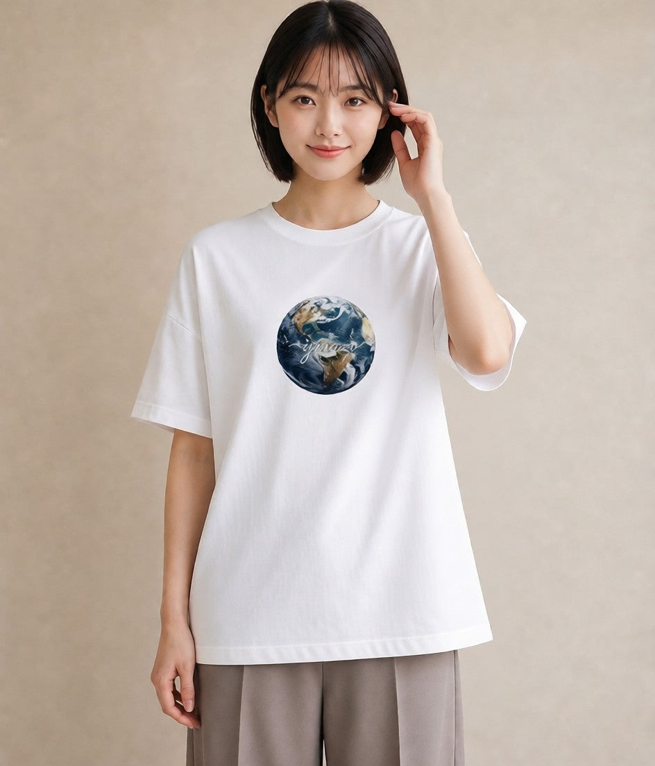 デザインTシャツ レディース 地球 星空 宇宙 イラスト きれいめカジュアル 春服 ミセス 白T YMAZO