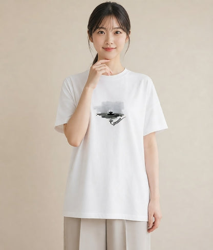 グラフィックTシャツ レディース 紙の船 水辺 ナチュラル アンティーク イラスト ニュアンス 秋コーデ おしゃれギフト 白T YMAZO