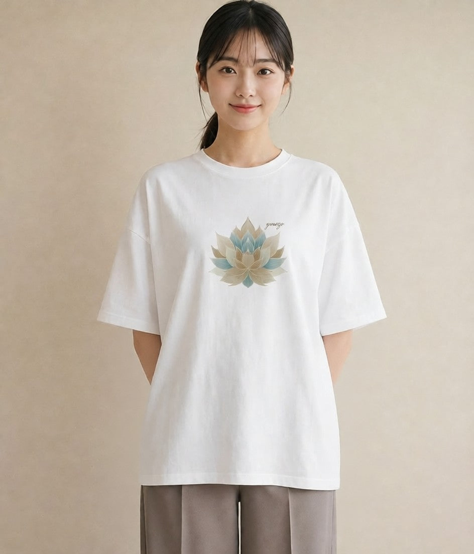 グラフィックTシャツ レディース 蓮 花 花柄 イラスト 抜け感 お出かけ 普段着 白T YMAZO