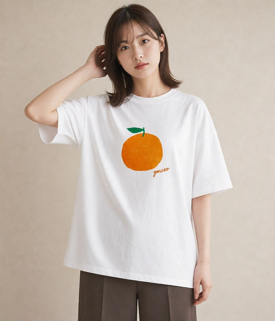 デザインTシャツ レディース もも 食べ物 フード イラスト きれいめカジュアル 20代 カジュアルコーデ 白T YMAZO