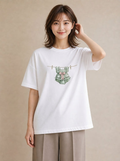 半袖Tシャツ レディース 洗濯物 風 ナチュラル アンティーク イラスト 休日コーデ 普段着 週末コーデ 白T YMAZO