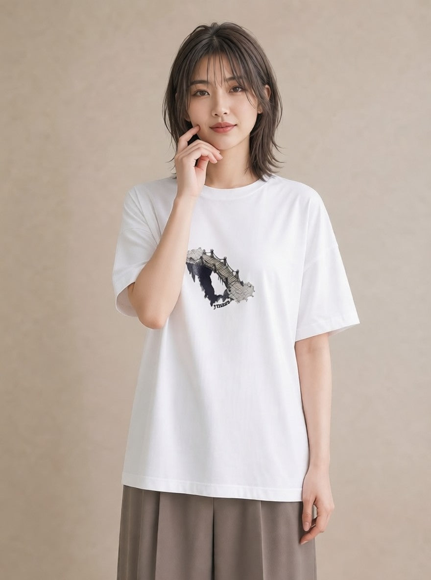 Tシャツ レディース 小川 橋 せせらぎ ナチュラル アンティーク イラスト ラフ 旅行用 海 白T YMAZO
