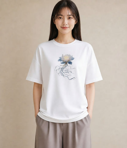 デザインTシャツ レディース 蓮 花 花柄 イラスト ポップ 普段着 週末コーデ 白T