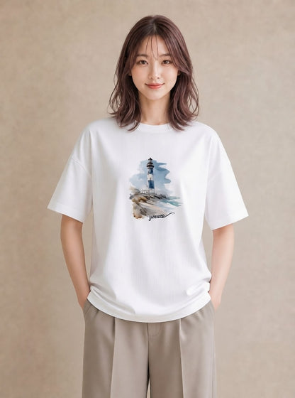 Tシャツ レディース 灯台 霧 海 ナチュラル アンティーク イラスト ヴィンテージ風 散歩 お出かけ 白T YMAZO