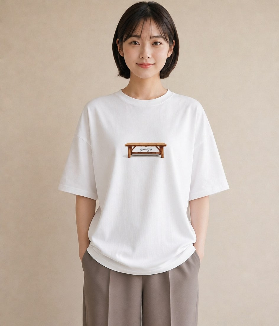 デザインTシャツ レディース 雨上がりのベンチ ベンチ ナチュラル アンティーク イラスト 手描き風 カジュアルコーデ 買い物 白T YMAZO