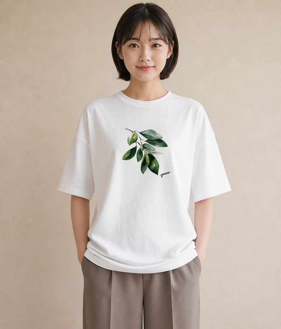 デザインTシャツ レディース ユーカリ 植物 ボタニカル イラスト ニュアンス カジュアルコーデ 買い物 白T YMAZO
