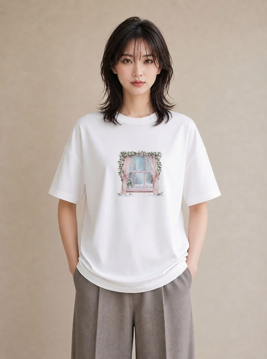 プリントTシャツ レディース 窓辺の雨 雨の日 窓 ナチュラル アンティーク イラスト こなれ感 ママ カフェ服 白T YMAZO