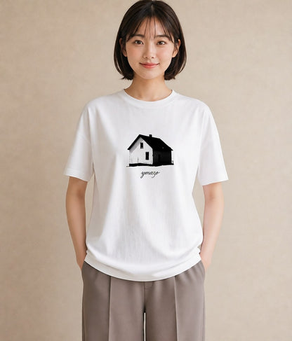 グラフィックTシャツ レディース 湖畔の小屋 湖 小屋 ナチュラル アンティーク イラスト 上品 クリスマス 旅行 白T YMAZO