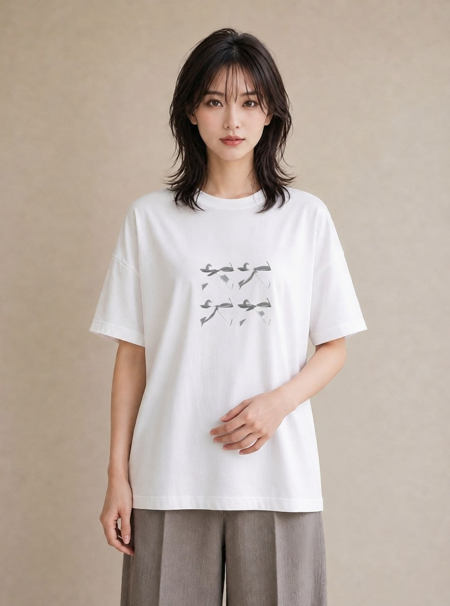グラフィックTシャツ レディース リボン ボウ りぼん イラスト ミニマル ペアコーデ 秋コーデ 白T YMAZO