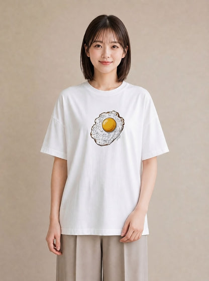 Tシャツ レディース 目玉焼き 食べ物 フード イラスト シンプル 週末コーデ 敬老の日 白T YMAZO