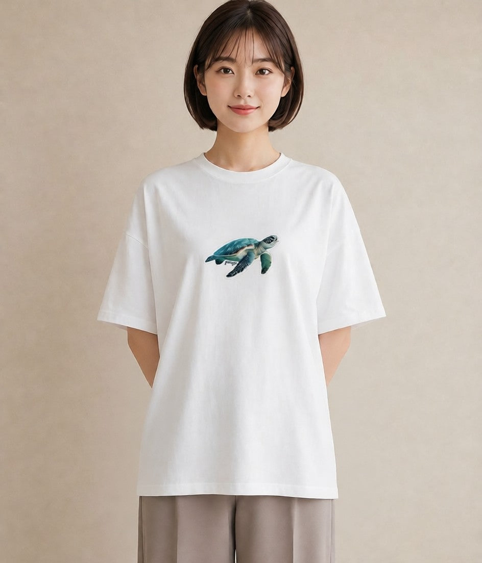 半袖Tシャツ レディース ウミガメ 海の生き物 海 イラスト 普段使い 母の日 ビーチ 白T YMAZO