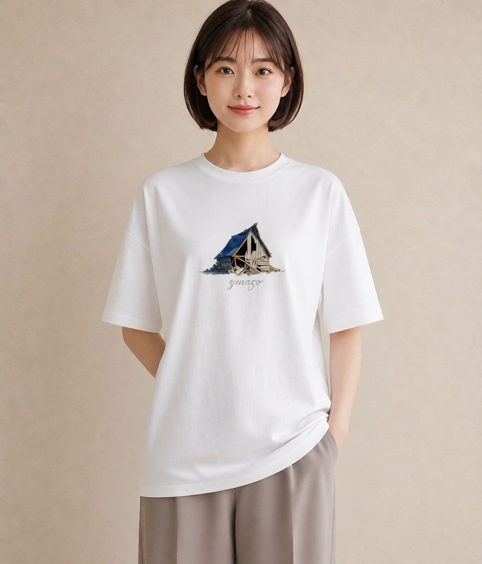 グラフィックTシャツ レディース 灯りの家 小屋 夜 ナチュラル アンティーク イラスト レトロ 自分用 ルームウェア 白T YMAZO