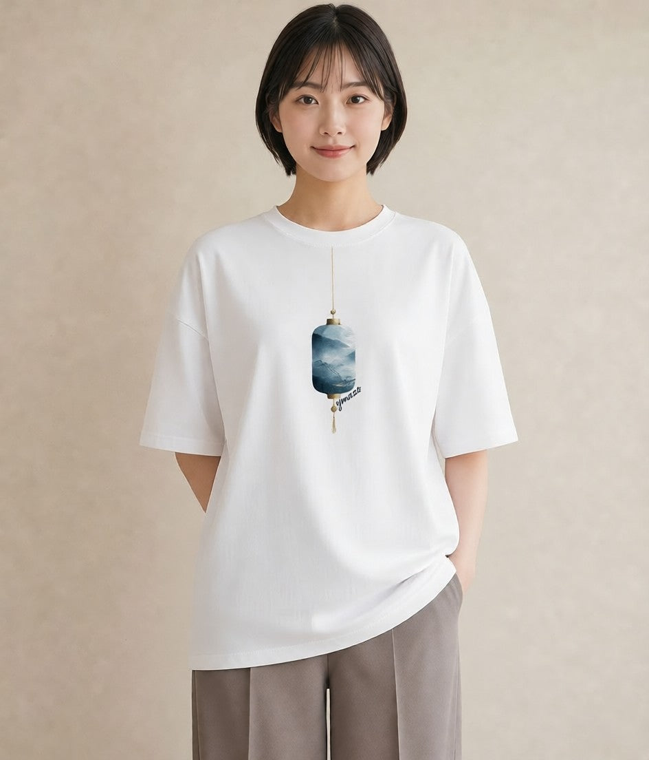 グラフィックTシャツ レディース 街灯 夜霧 夜 ナチュラル アンティーク イラスト ミニマル レイヤード 友達ギフト 白T YMAZO