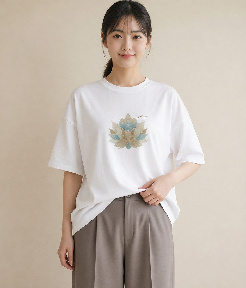 グラフィックTシャツ レディース 蓮 花 花柄 イラスト 抜け感 お出かけ 普段着 白T YMAZO