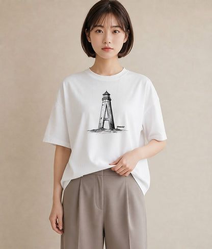 デザインTシャツ レディース 灯台 霧 海 ナチュラル アンティーク イラスト 可愛い デイリーウェア 休日 白T YMAZO