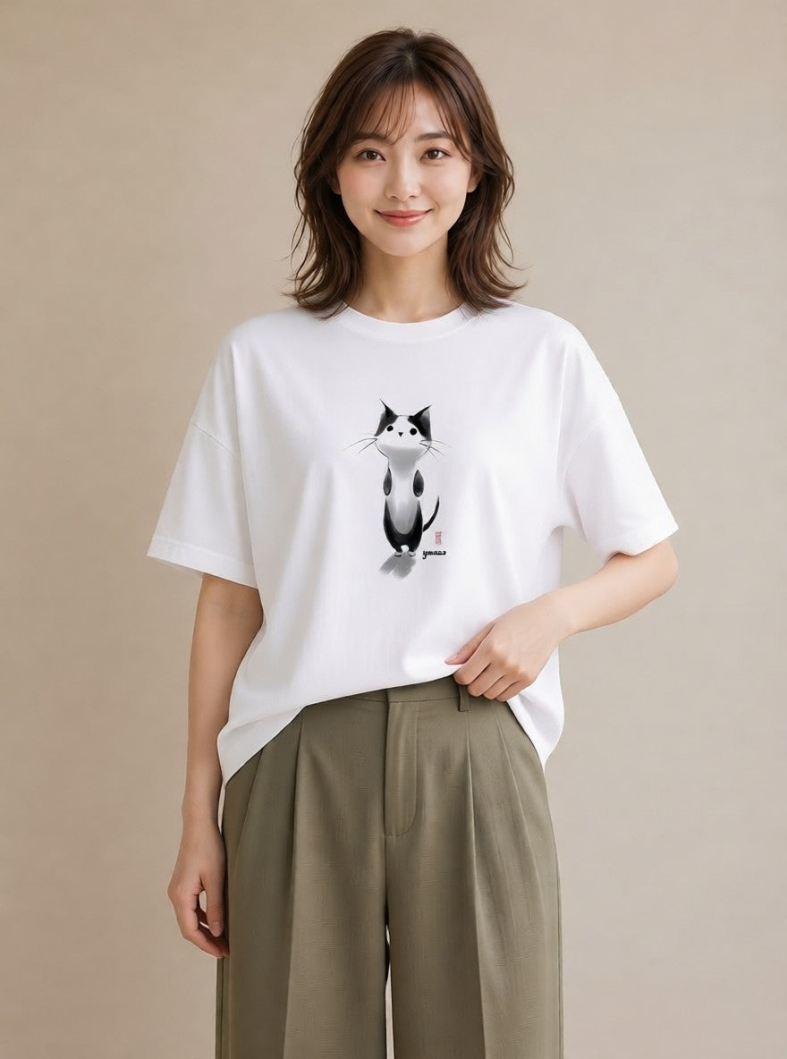 半袖Tシャツ レディース ハチワレ 白黒猫 猫 ねこ イラスト 抜け感 公園 ママ 白T YMAZO