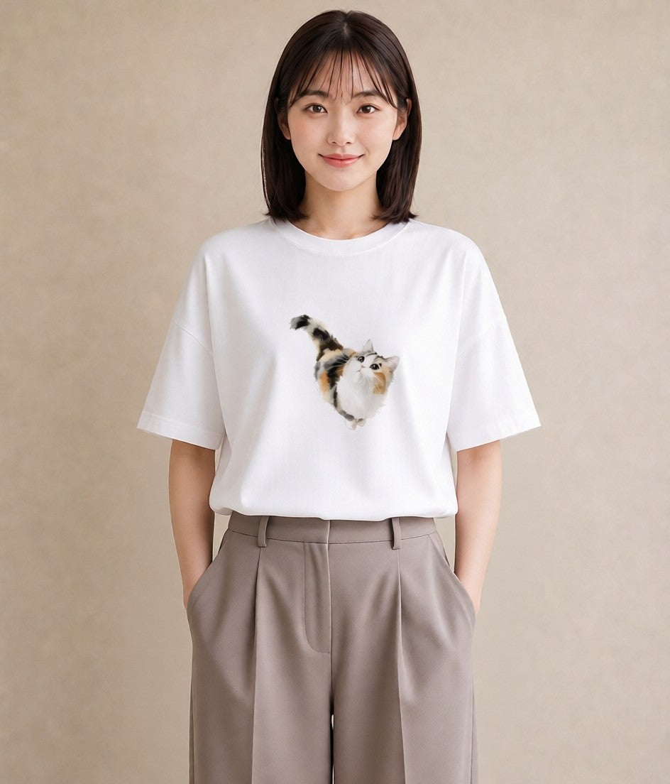 半袖Tシャツ レディース 茶トラ 茶猫 猫 ねこ イラスト 女性向けギフト 散歩 白T YMAZO
