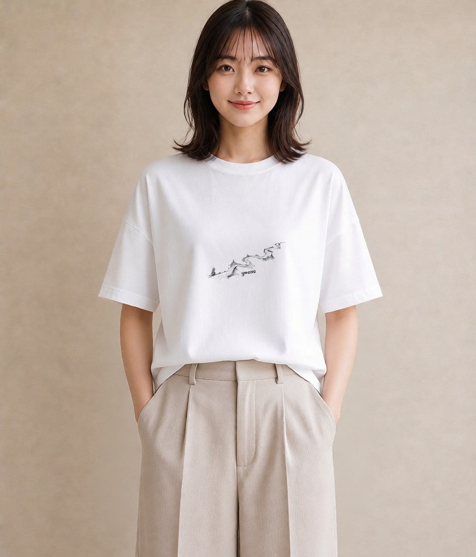 デザインTシャツ レディース 雨上がりの小道 雨上がり 小道 ナチュラル アンティーク イラスト 普段使い 公園 ママ 白T YMAZO