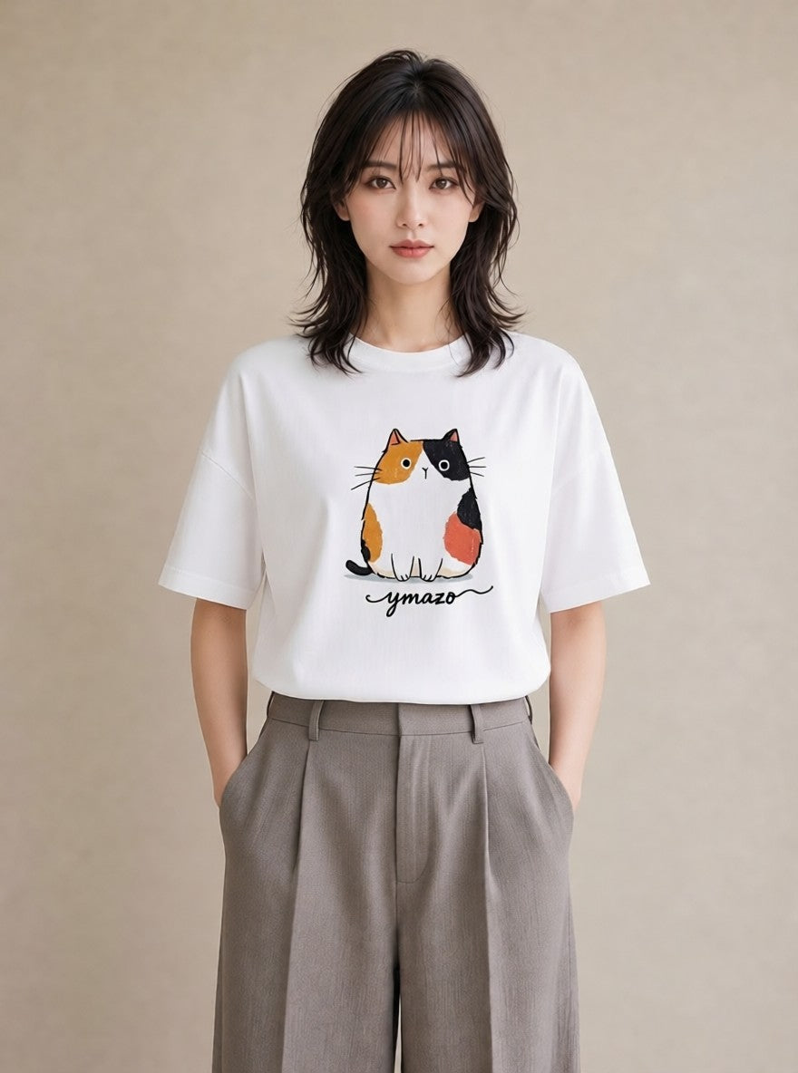 半袖Tシャツ レディース ニャンコ 猫 ねこ イラスト フェミニン 秋コーデ おしゃれギフト 白T YMAZO