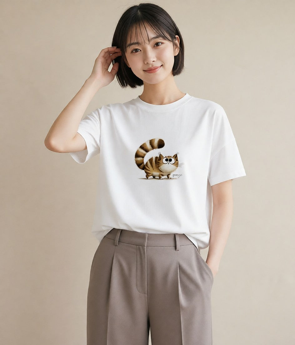 グラフィックTシャツ レディース エキゾチックショートヘア 猫 ねこ イラスト きれいめカジュアル 女性向けギフト 散歩 白T YMAZO