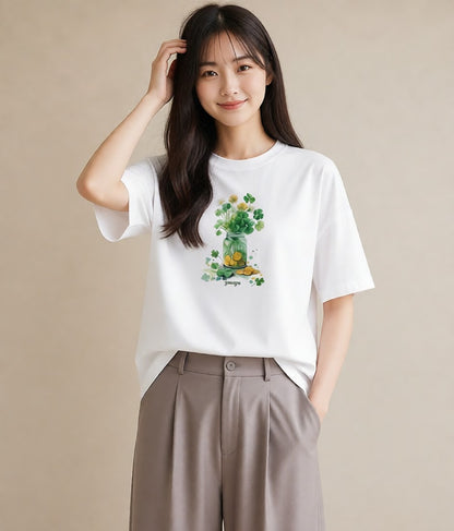 グラフィックTシャツ レディース クローバー 四つ葉 花 花柄 イラスト 旅行コーデ カフェ服 クリスマス 白T YMAZO