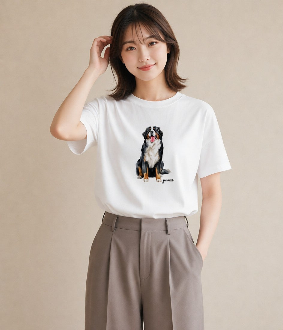 半袖Tシャツ レディース バーニーズマウンテンドッグ 犬 いぬ イラスト モード 海 カフェ巡り 白T YMAZO