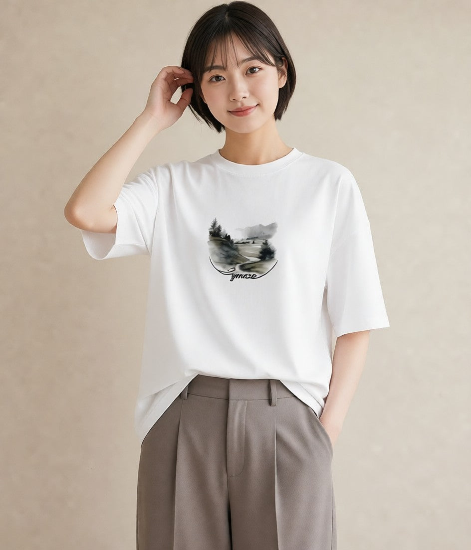 グラフィックTシャツ レディース 雨上がりの小道 雨上がり 小道 ナチュラル アンティーク イラスト ユニーク 部屋着 女性向けギフト 白T YMAZO